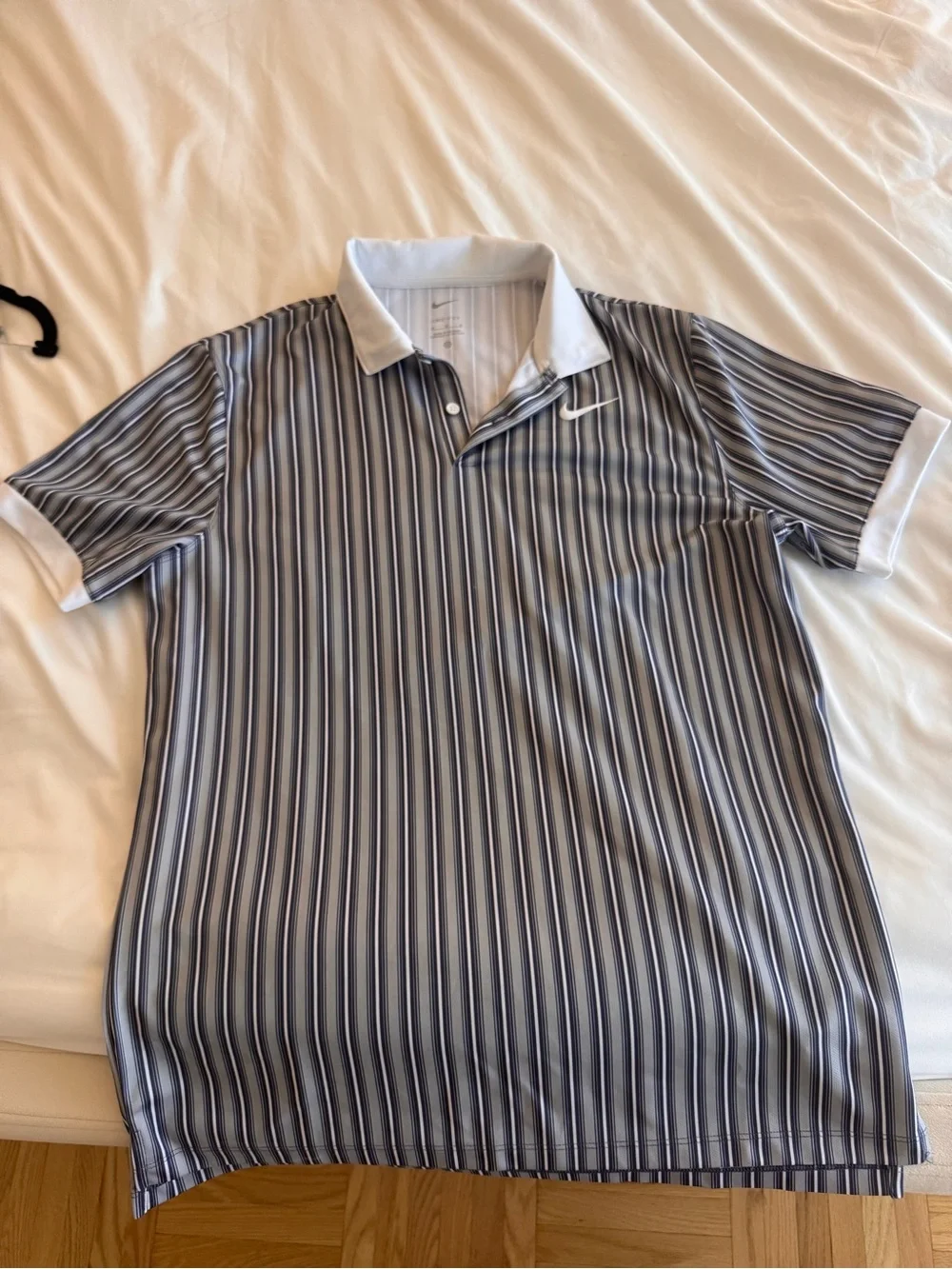 Nike Men’s Navy and White Striped Polo